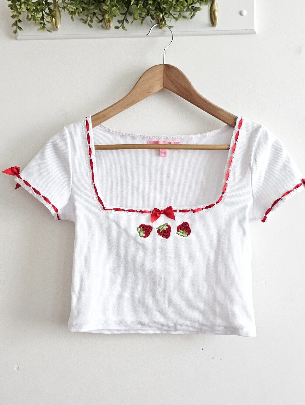 Dolls Kill x Strawberry Shortcake Baby Tee Crop Top White Red Bow Size M